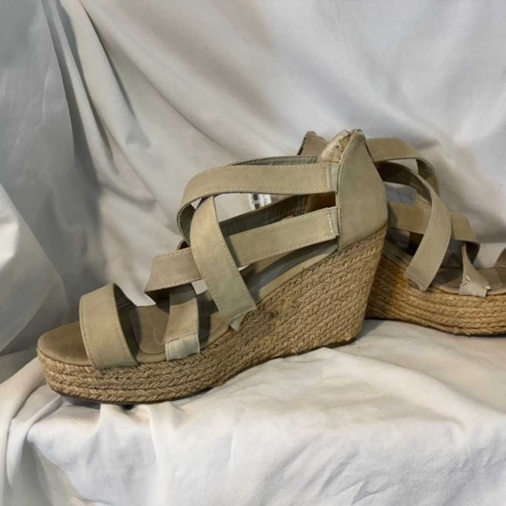 A.Co Wedge Sandals Womens Size 8 Beige Strappy Vacation Cruise Festival